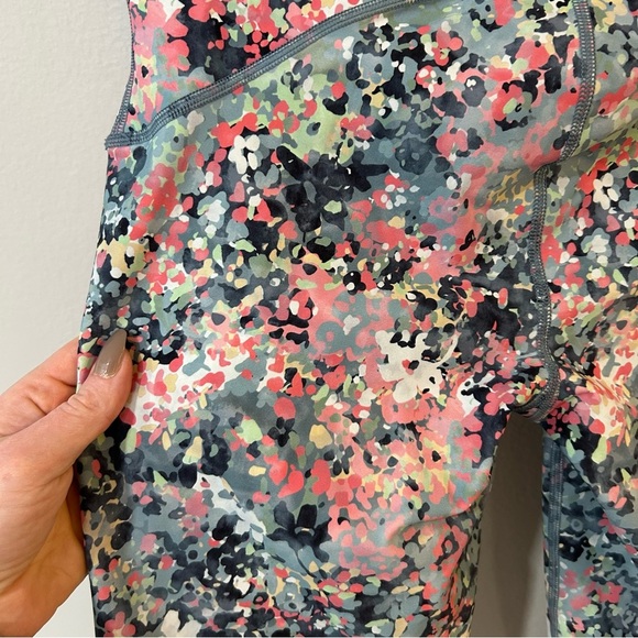 NWOT Spanx Women's Booty Boost Active 7/8 Leggings Splatter Floral Pattern XL - Picture 5 of 6